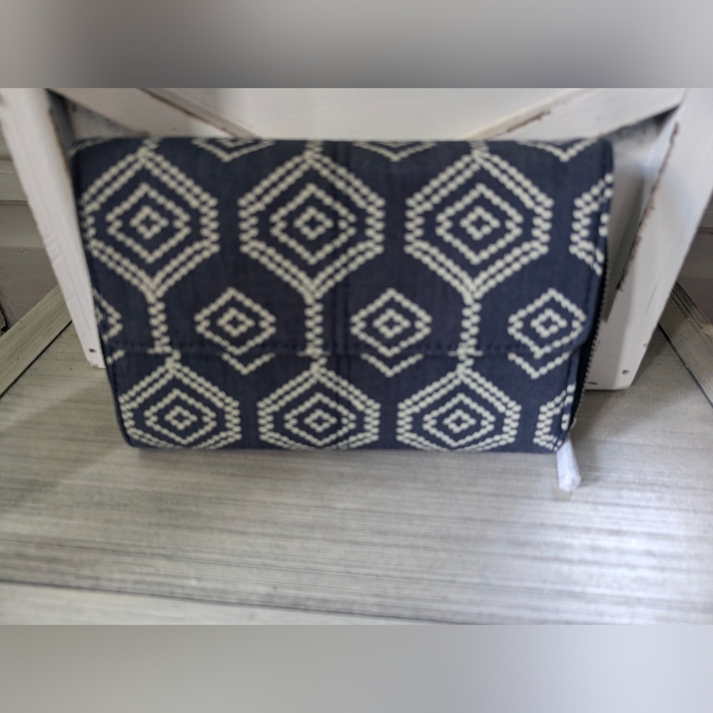 Thirty-One Wallet Purse Crossbody Navy and White Diamond Print crossbody